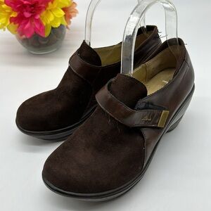 JBU Sedona Brown Clog Size 7 CM6364D